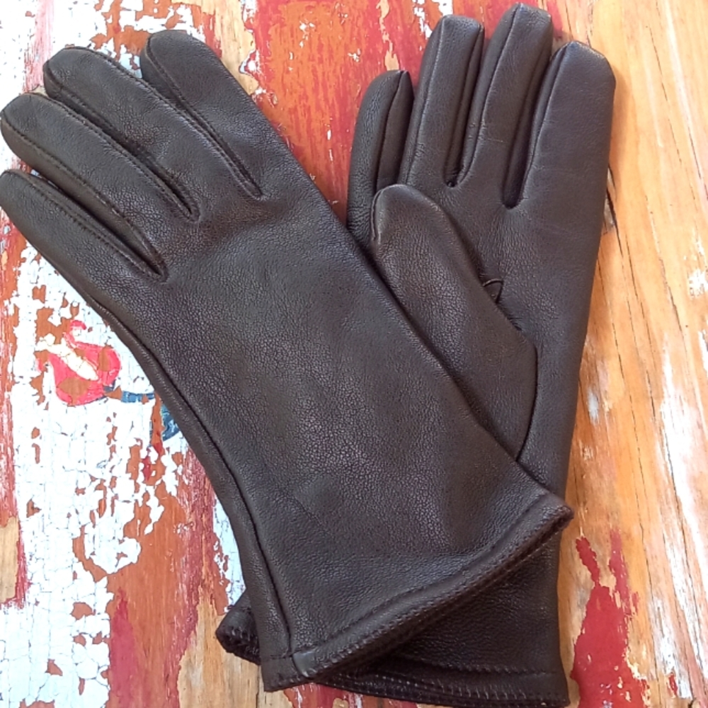 Brown genuine sheepskin gloves size 6.5 / Medium